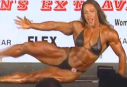 日本女子健美比赛视频,肌肉线条勾勒青春风采