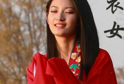 红衣女,时尚潮流的引领者